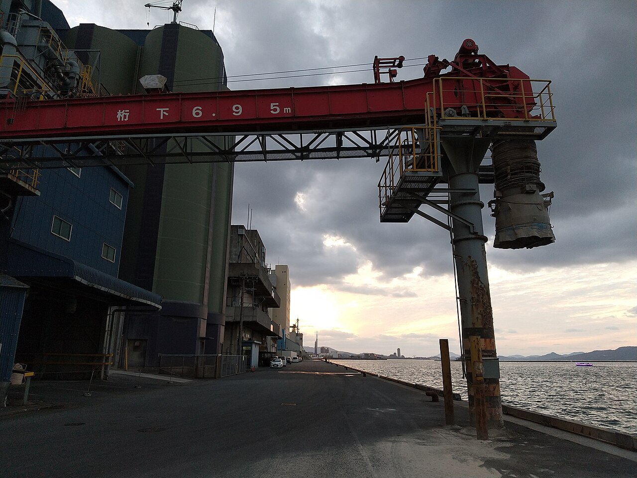 A ship loader and conveyor gantry on Suzaki Wharf in Fukuoka, Japan.